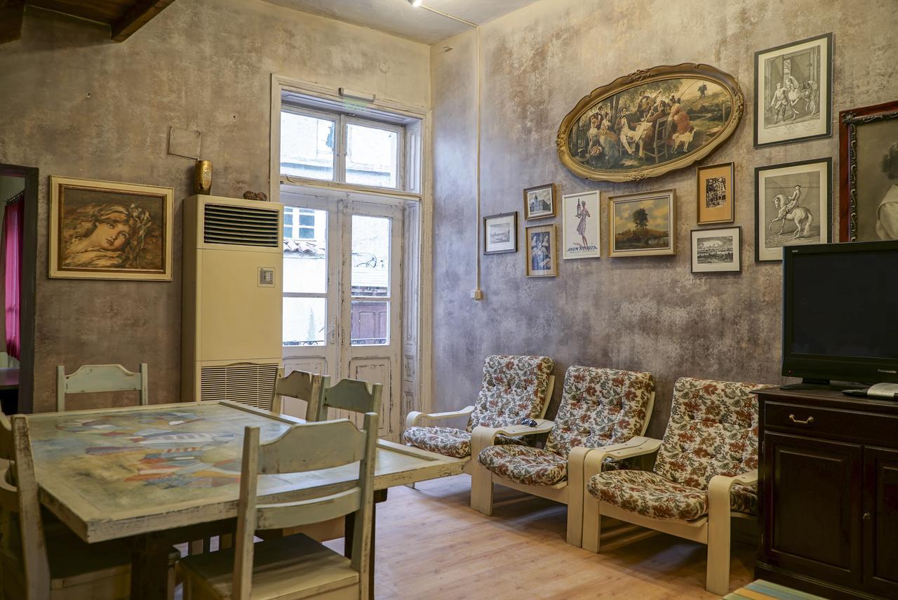 Rooster Hostel Veliko Tarnovo Eksteriør billede