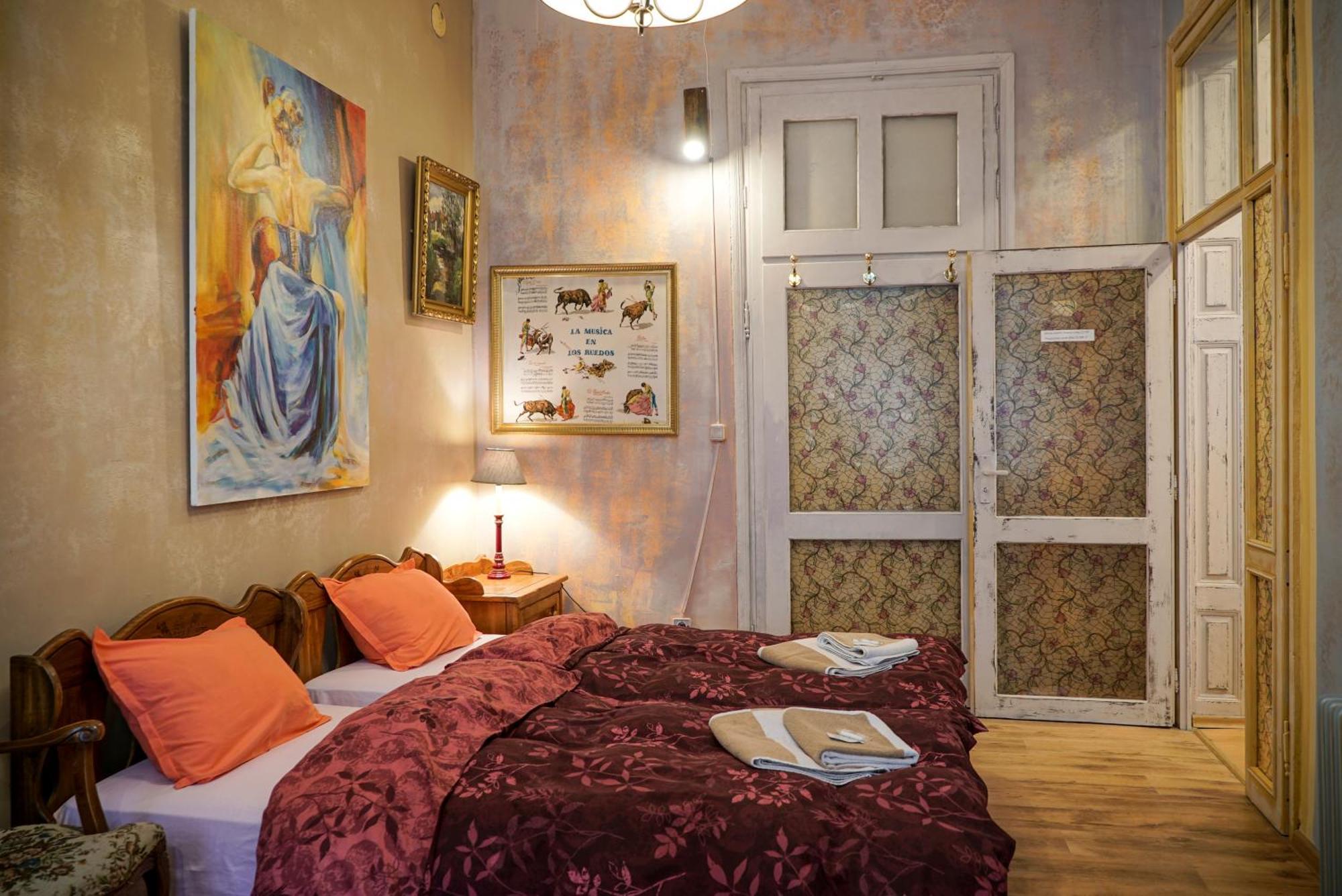 Rooster Hostel Veliko Tarnovo Eksteriør billede