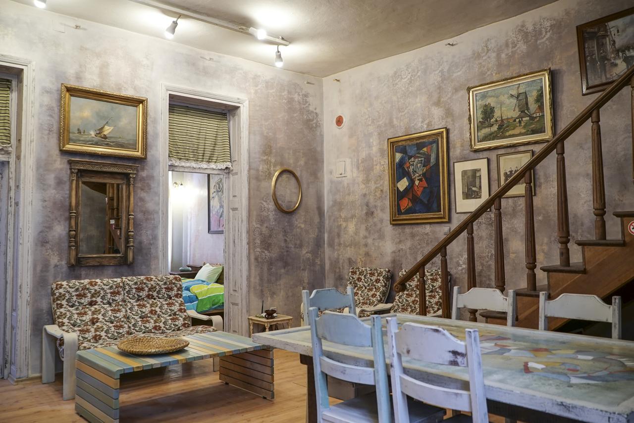 Rooster Hostel Veliko Tarnovo Eksteriør billede